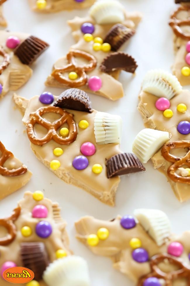 REESE'S Chocolate Peanut Butter "BUNNY BARK"... A simple and delicious chocolate and peanut butter bark. It is smooth chocolate with a delicious salty crunch from pretzels. This is sure to be a hit with all who try it! #sponsored