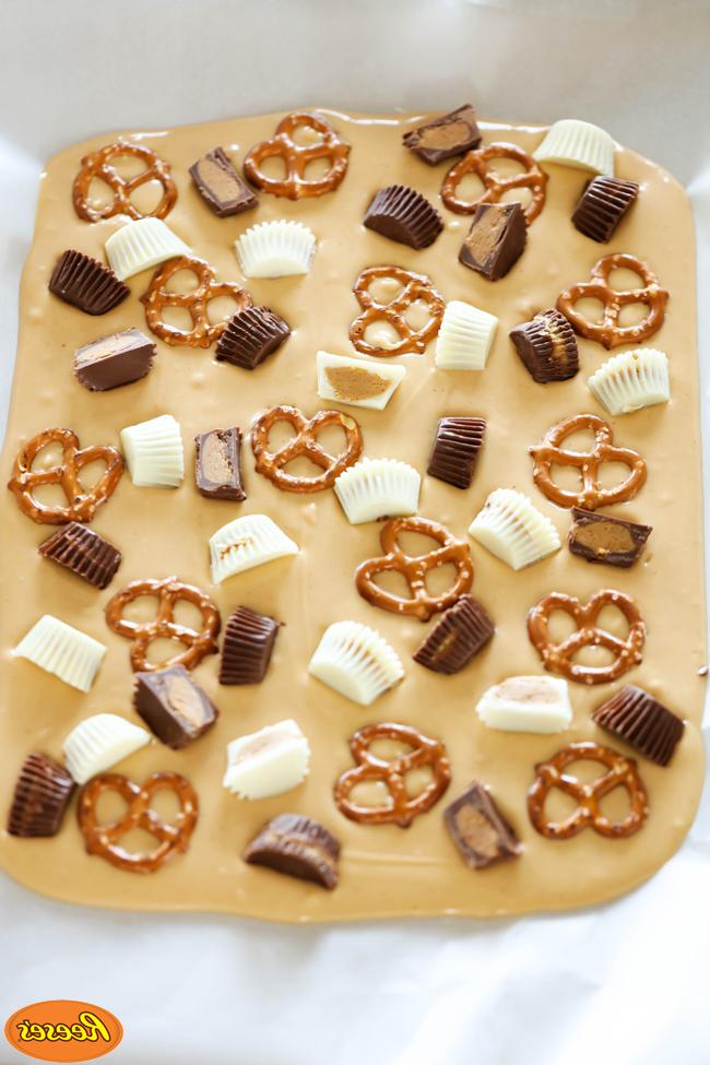 REESE'S Chocolate Peanut Butter "BUNNY BARK"... A simple and delicious chocolate and peanut butter bark. It is smooth chocolate with a delicious salty crunch from pretzels. This is sure to be a hit with all who try it! #sponsored