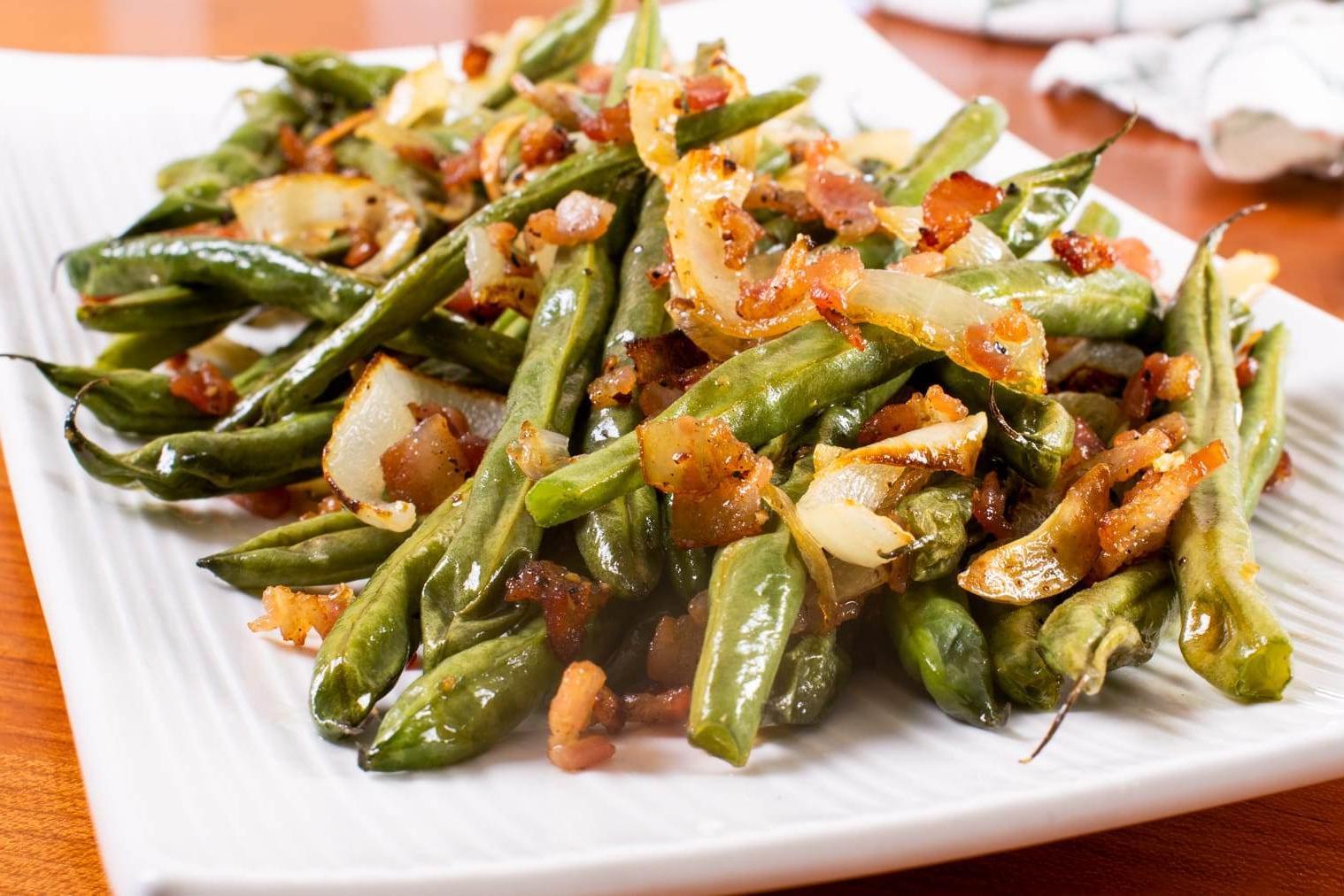 Roasted Green Beans with Bacon and Onion