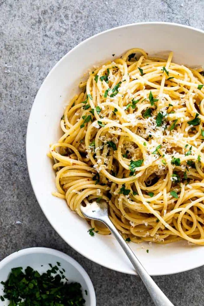 Spaghetti in white bowl