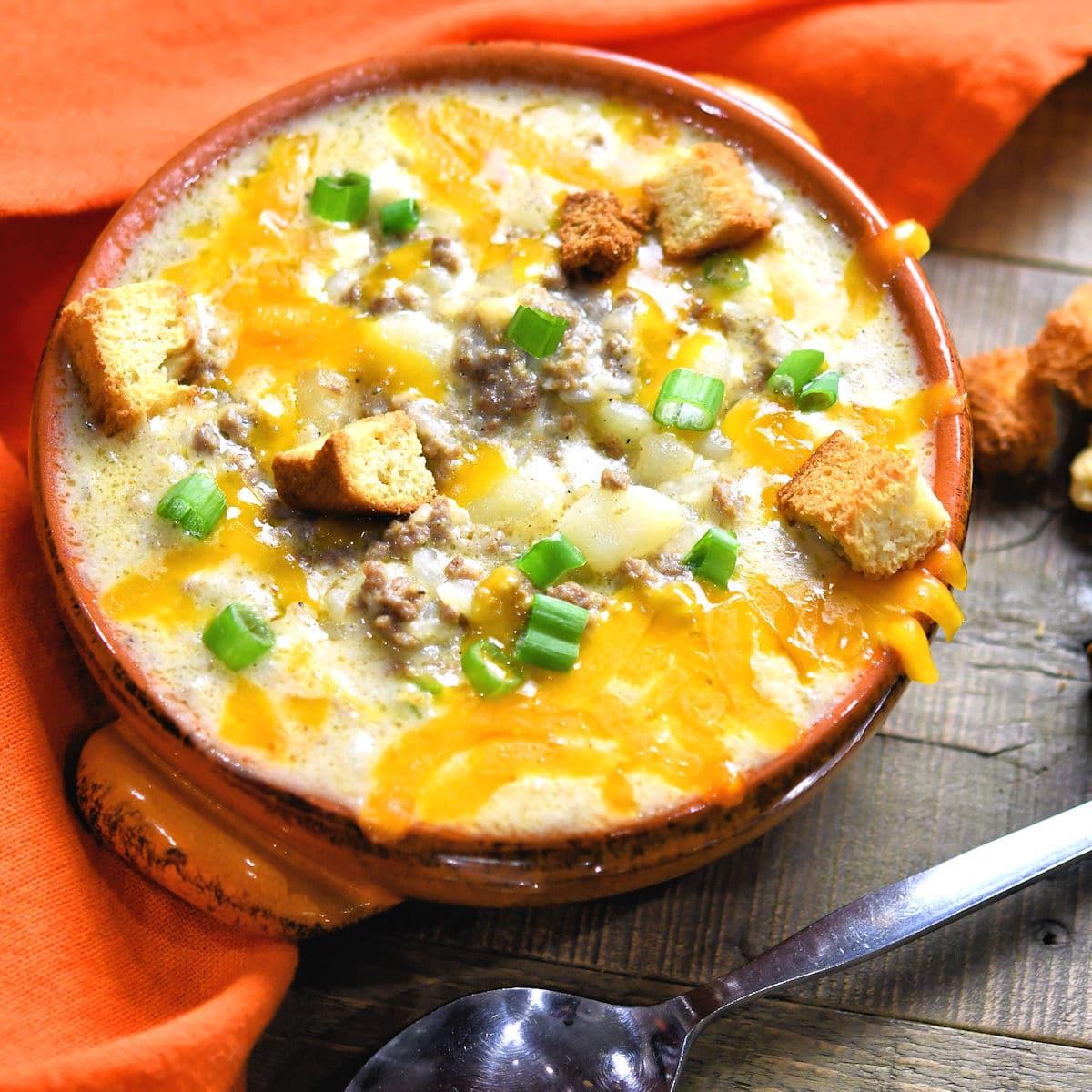 24Btie Instant Pot Cheeseburger Soup Recipe by Christian Guzman